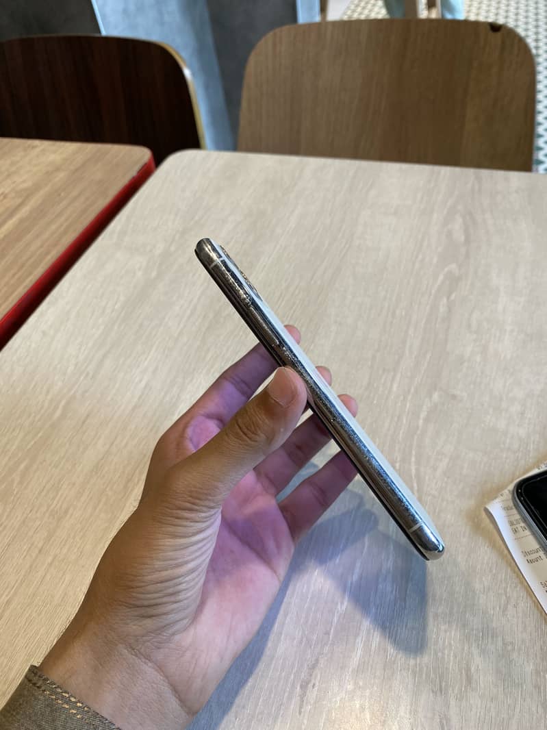 Apple iPhone 11 Pro 1