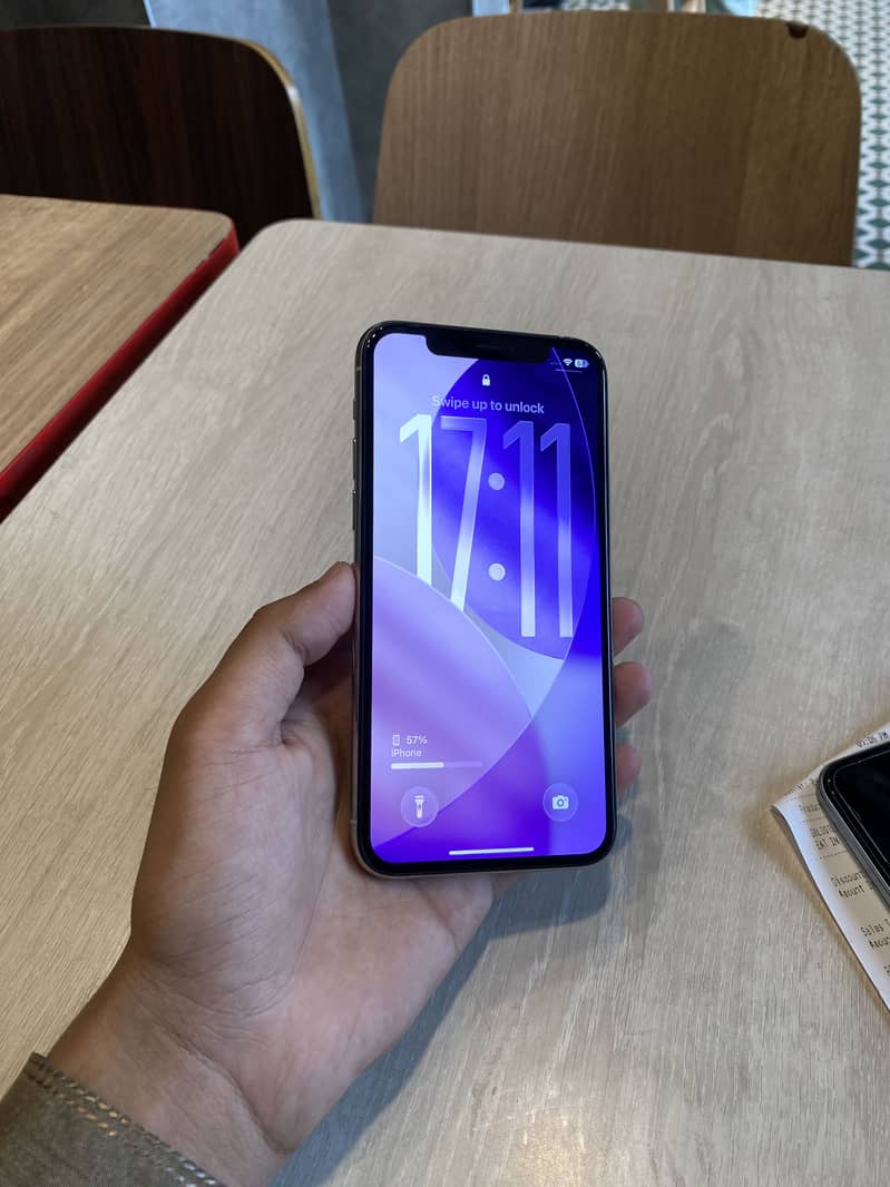 Apple iPhone 11 Pro 6