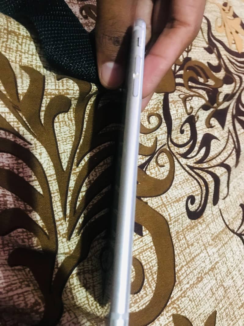 Apple iPhone 6 Plus 5