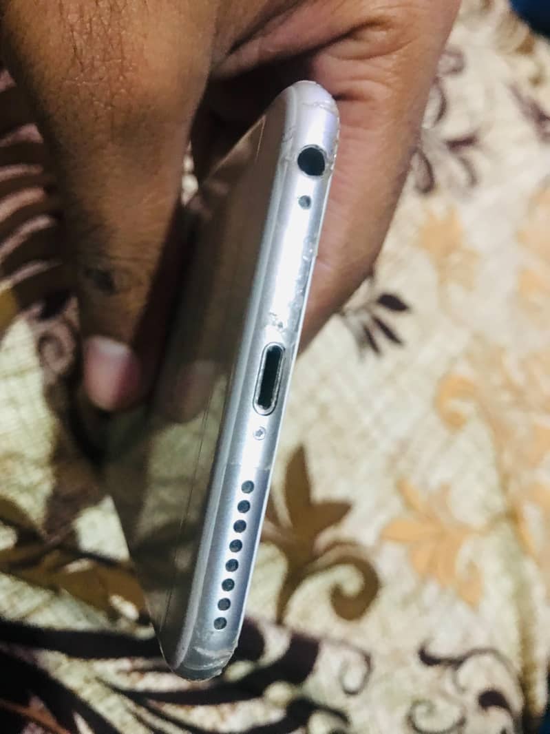 Apple iPhone 6 Plus 7