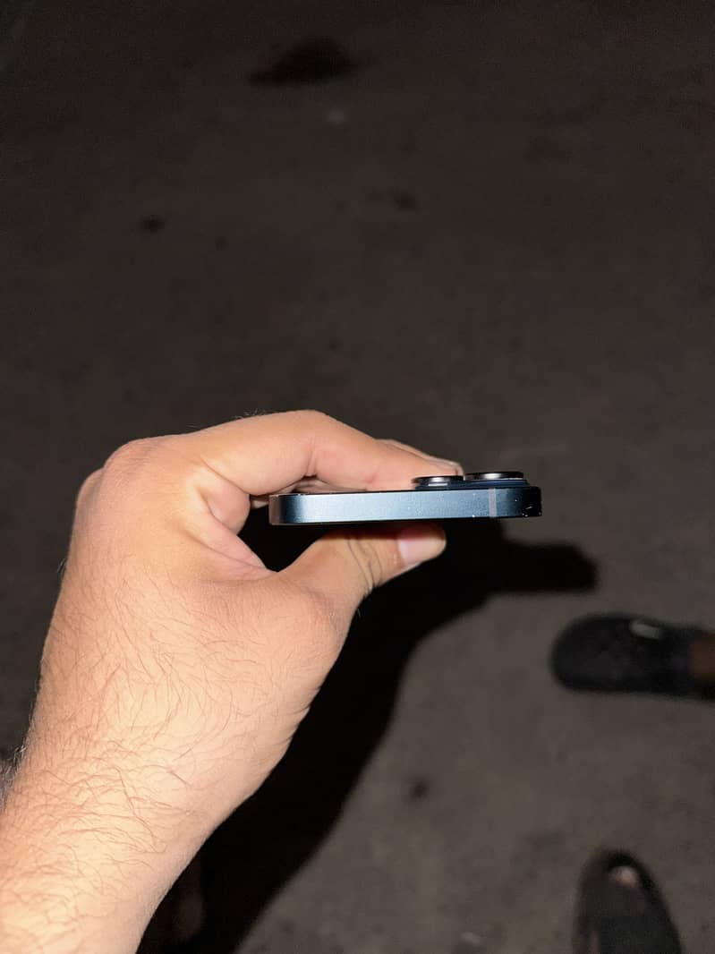 Apple iPhone 14 4