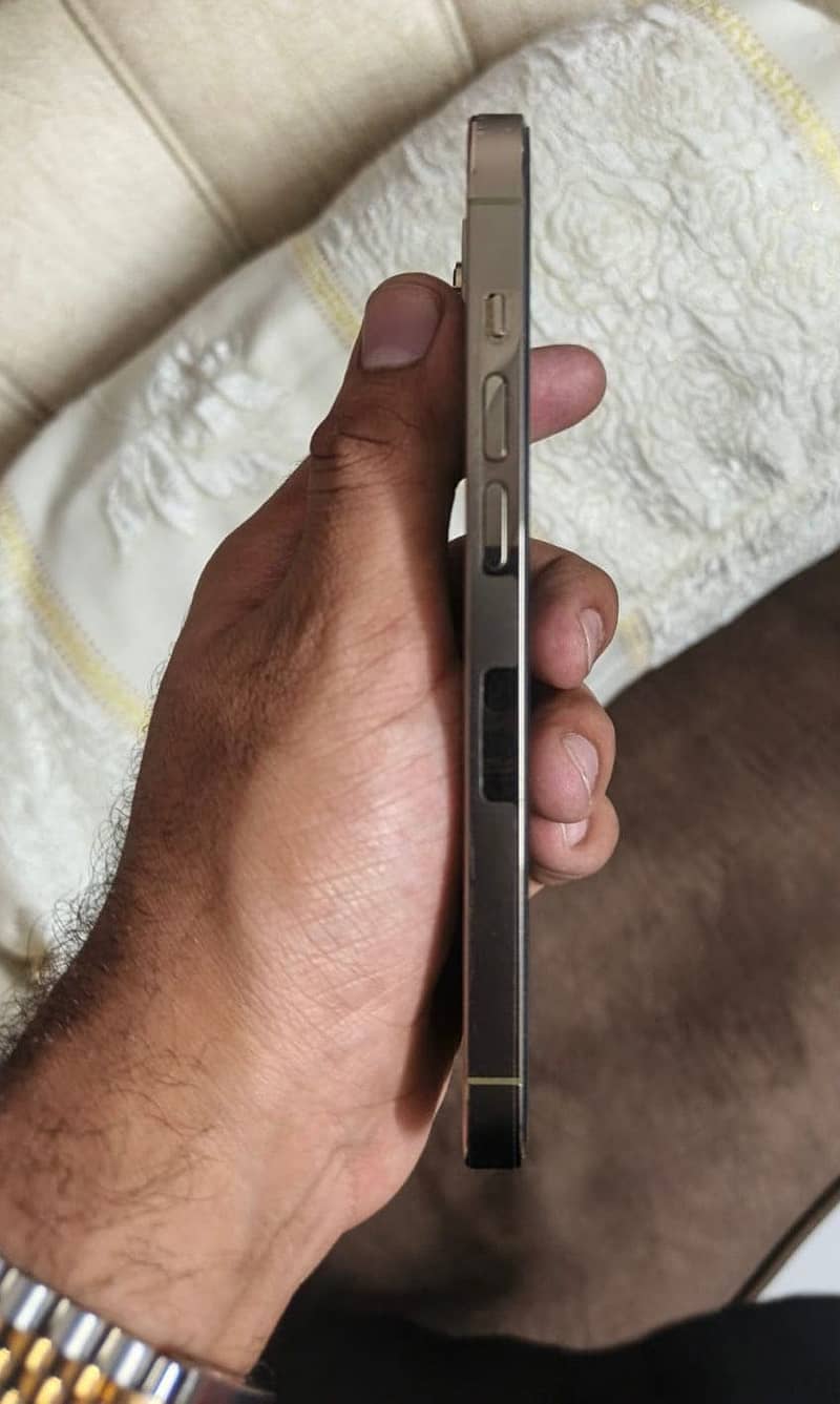Apple iPhone 14 Pro 7