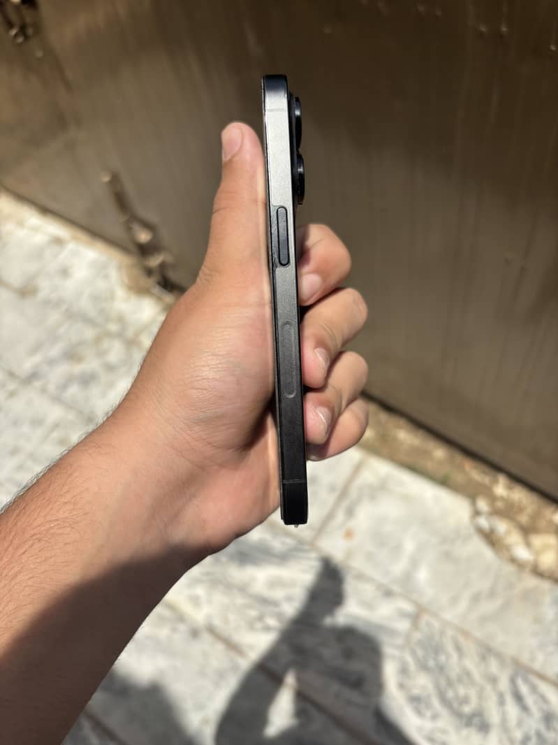 Apple iPhone 14 Pro 2