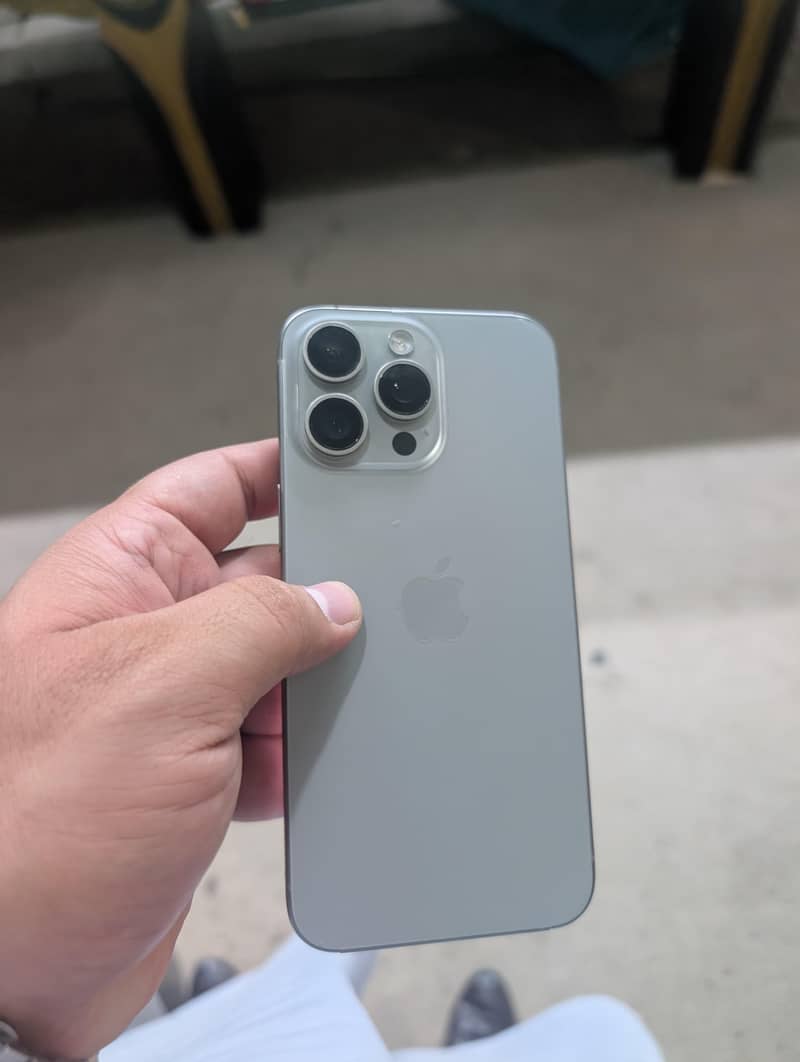 Iphone 15 pro max 3