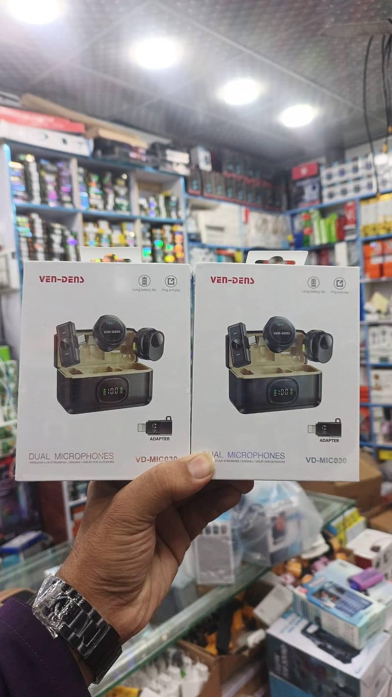 Ven-Dens Wireless Mic for iPhone & Android vlogging interview 1