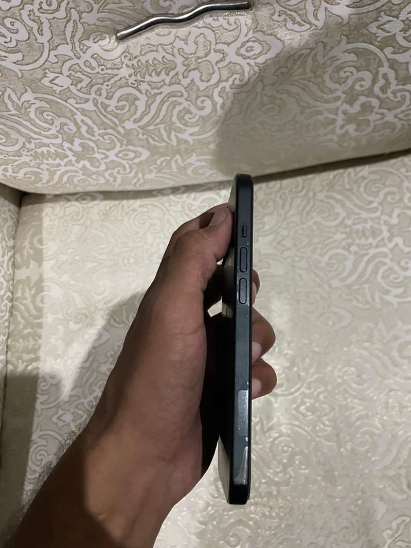 Apple iPhone 15 3