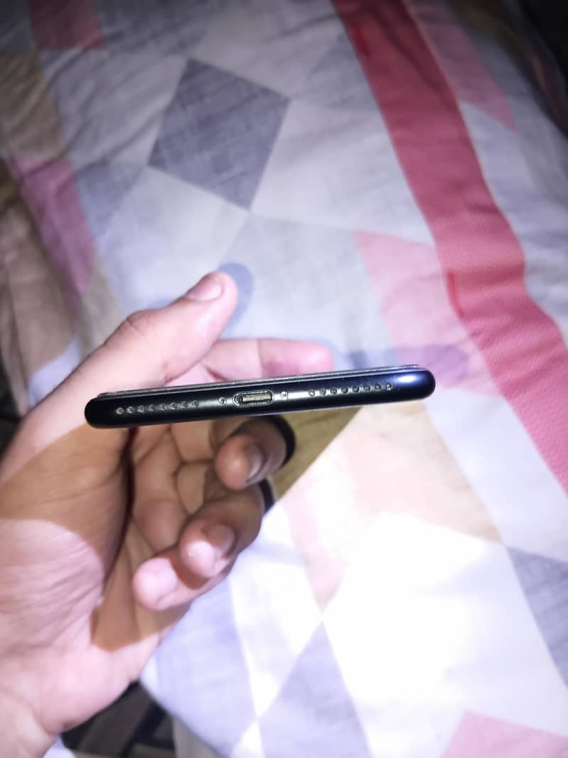Apple iPhone 7 Plus 4