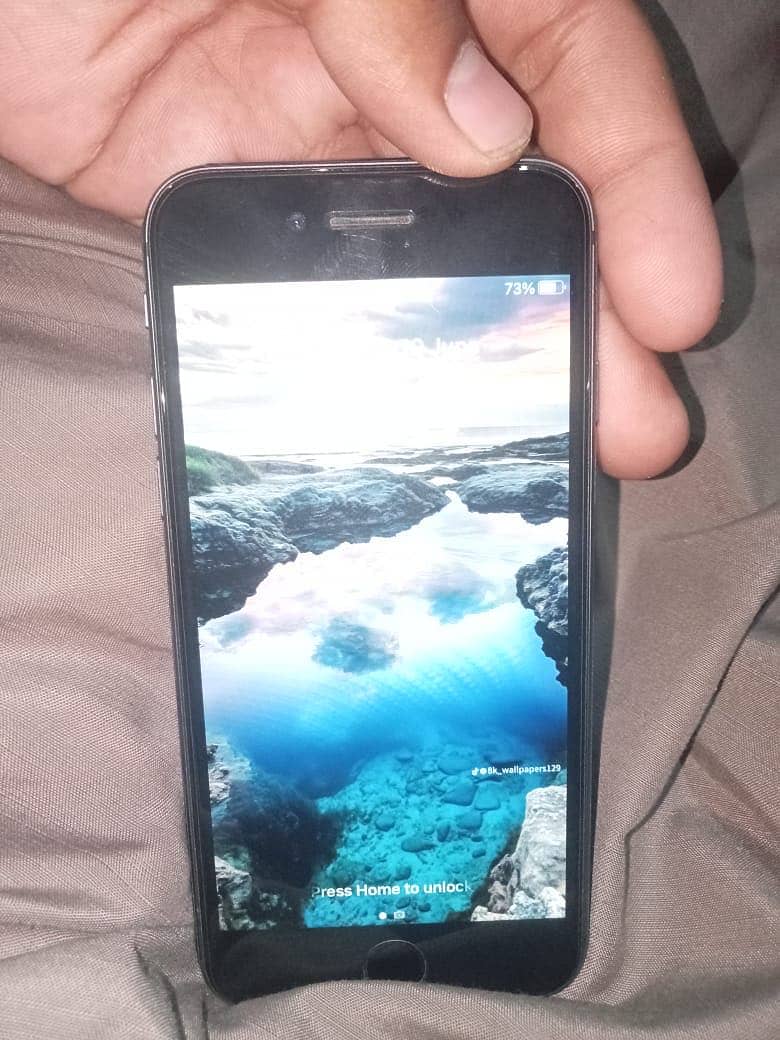 Apple iPhone 8 6