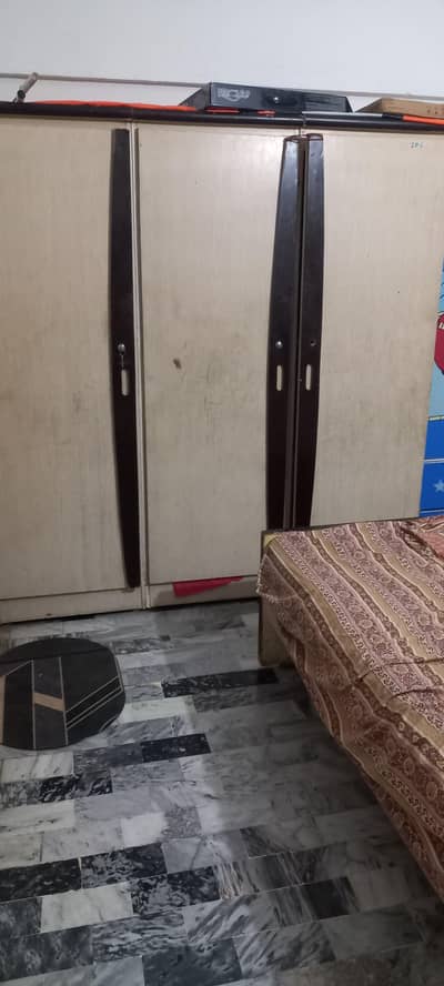I want sellmy bed room set