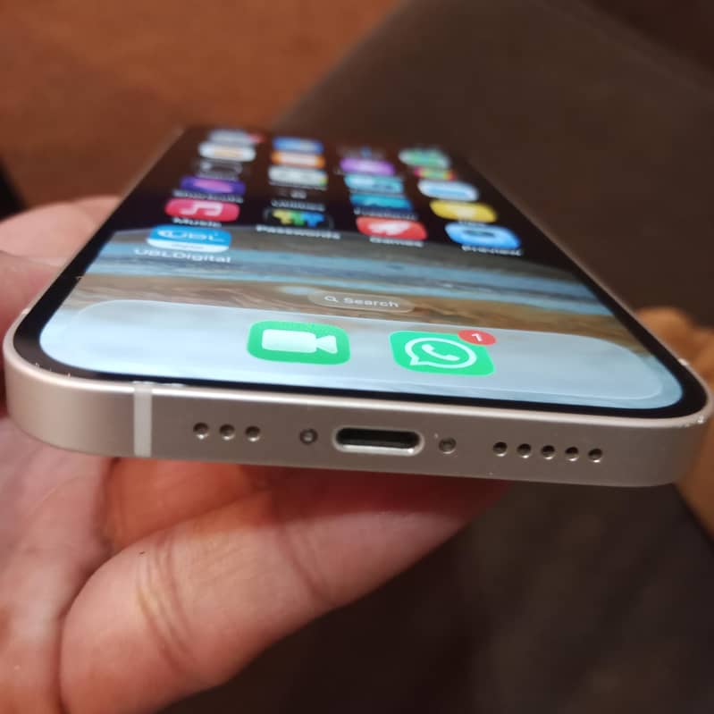 Apple iPhone 12 2