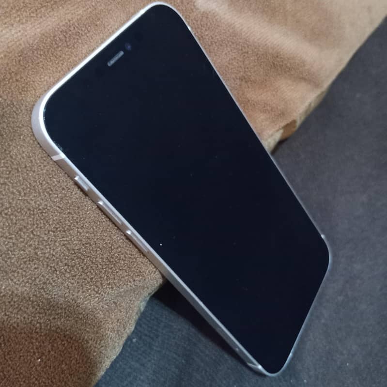 Apple iPhone 12 10