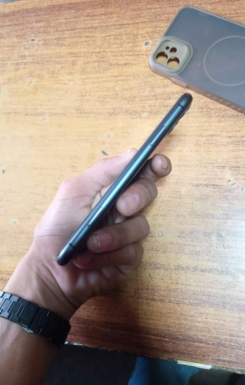 Apple iPhone 11 6