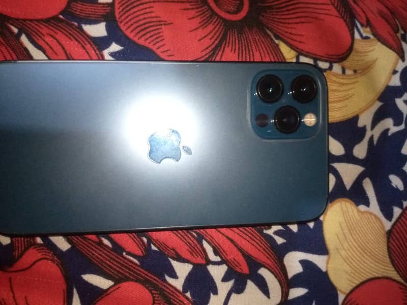 Apple iPhone 12 Pro 3