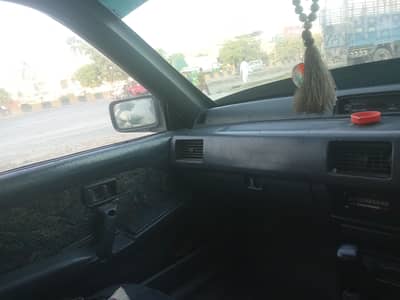 Nissan Sunny 1987