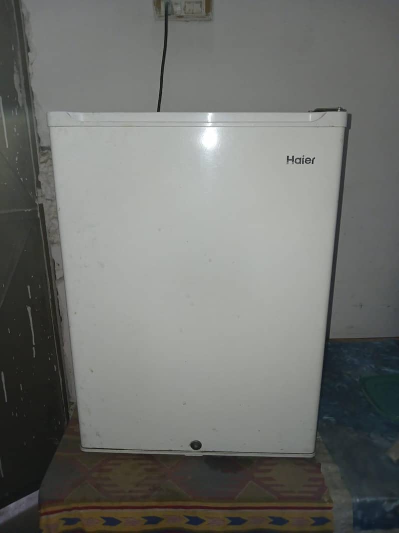 mini refrigerator 0