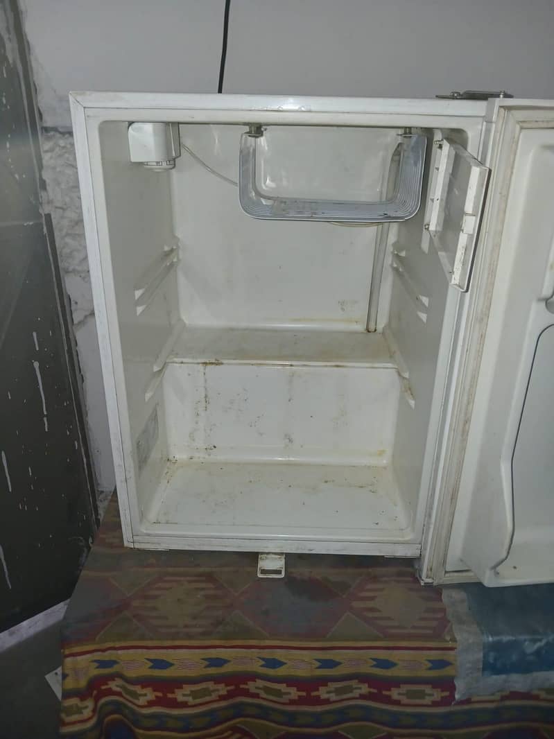 mini refrigerator 2