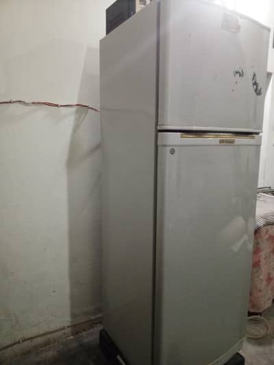 Dawlance fridge full size