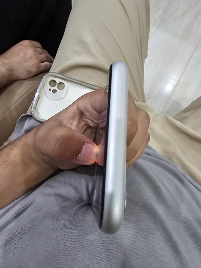 Apple iPhone 11 2