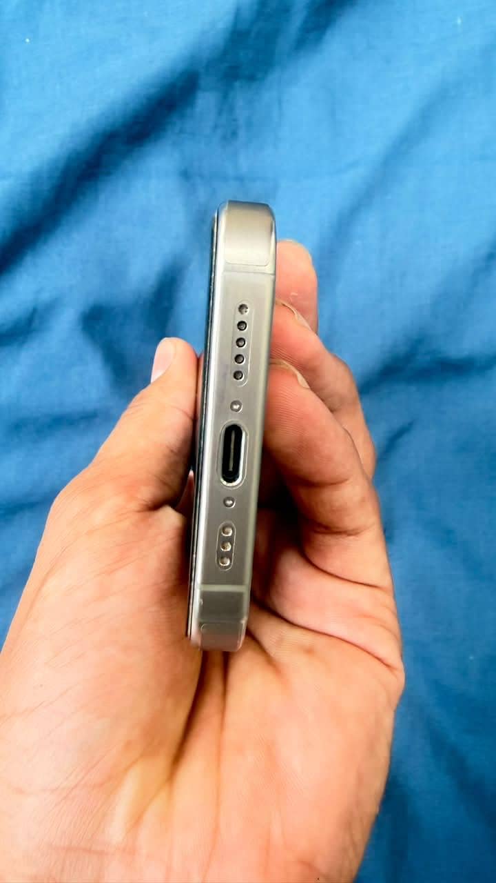 Apple iPhone 15 Pro 5