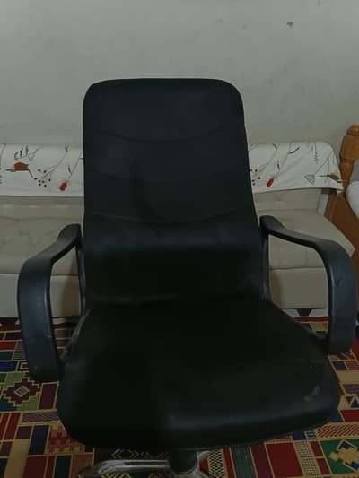 Revolving Black Colour Office Chair