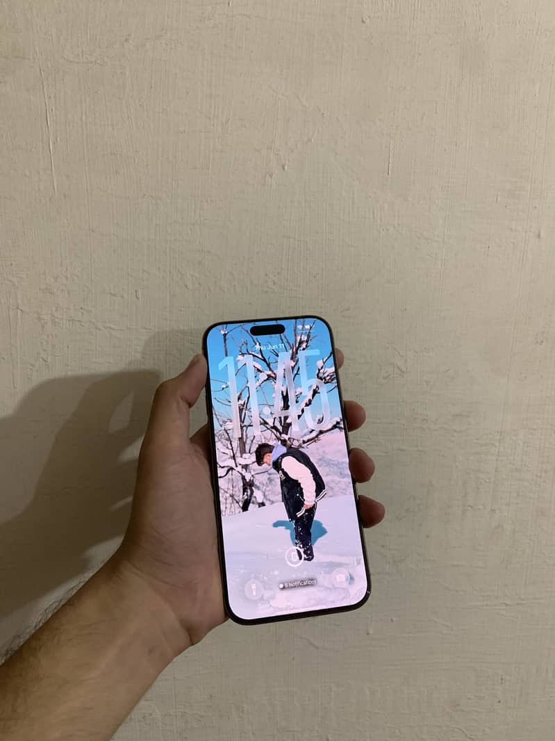 Apple iPhone 16 Pro Max 0