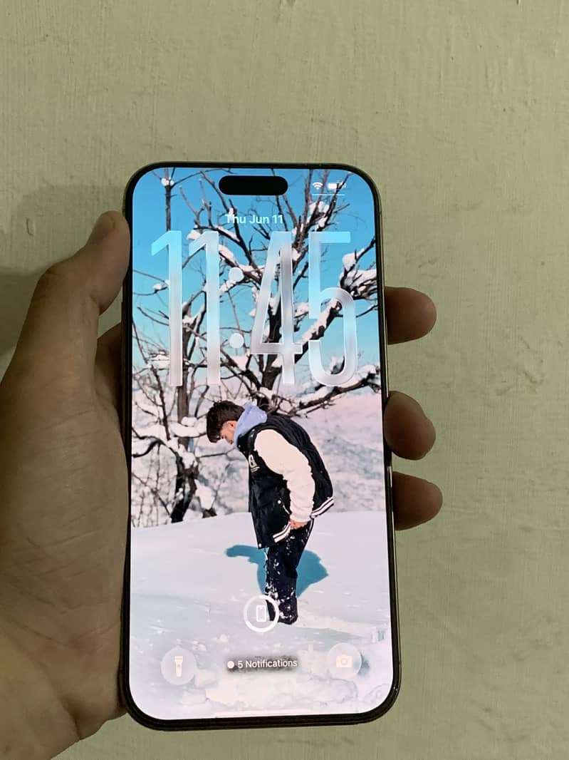 Apple iPhone 16 Pro Max 4
