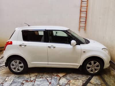 Suzuki swift Dlx 2011