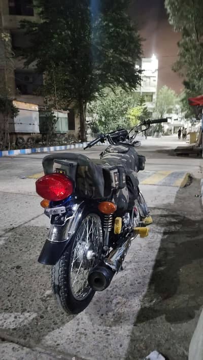 Honda 125 2023 ka end month ki bike hai