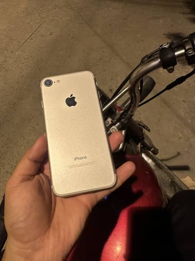 Apple iPhone 7