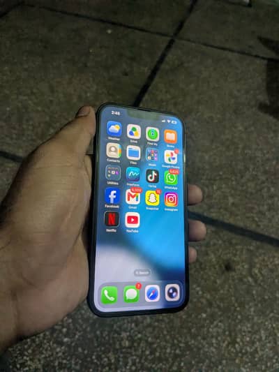 Apple iPhone 13