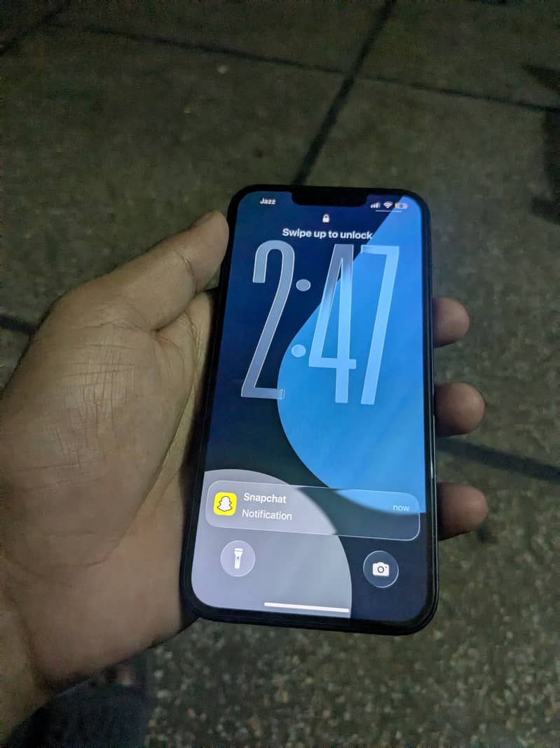 Apple iPhone 13 4