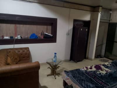 seprate singel bedroom flat availble