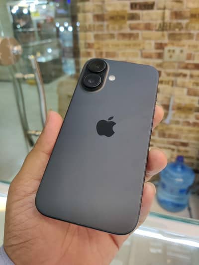 Apple iPhone 16