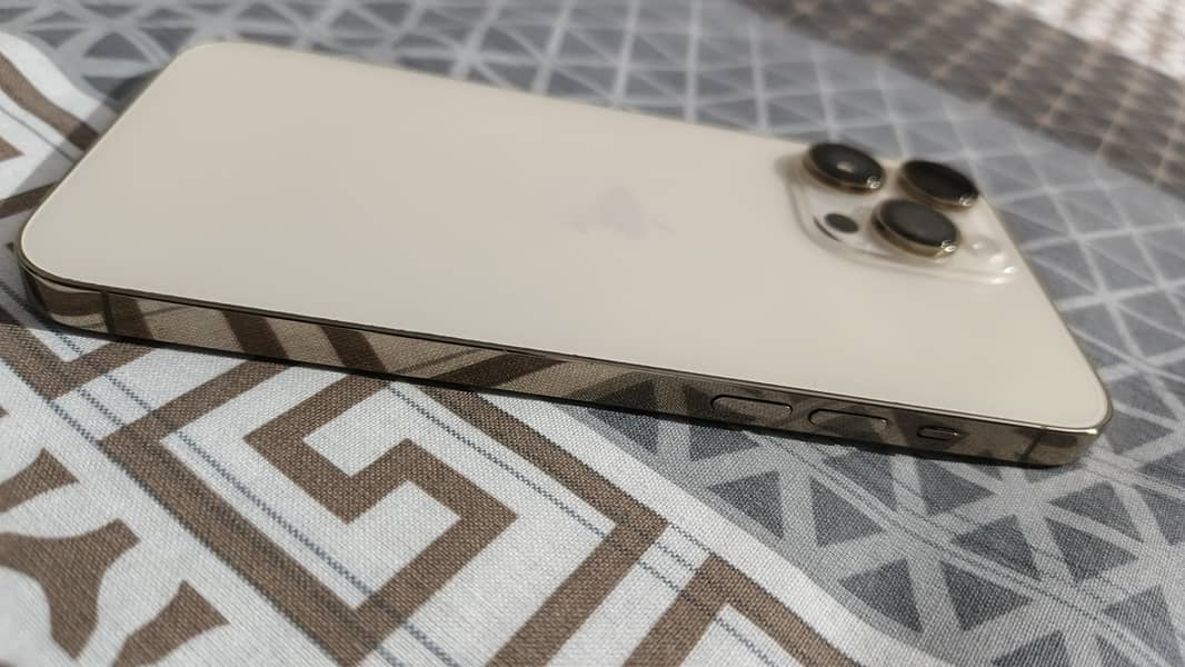 Iphone 14 pro max 3