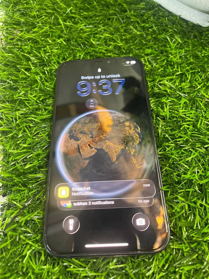Apple iPhone 12 4