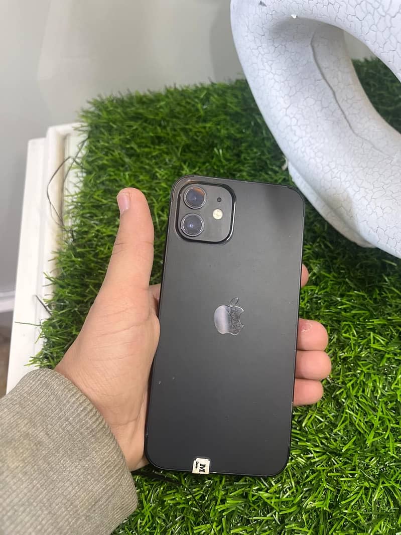 Apple iPhone 12 7