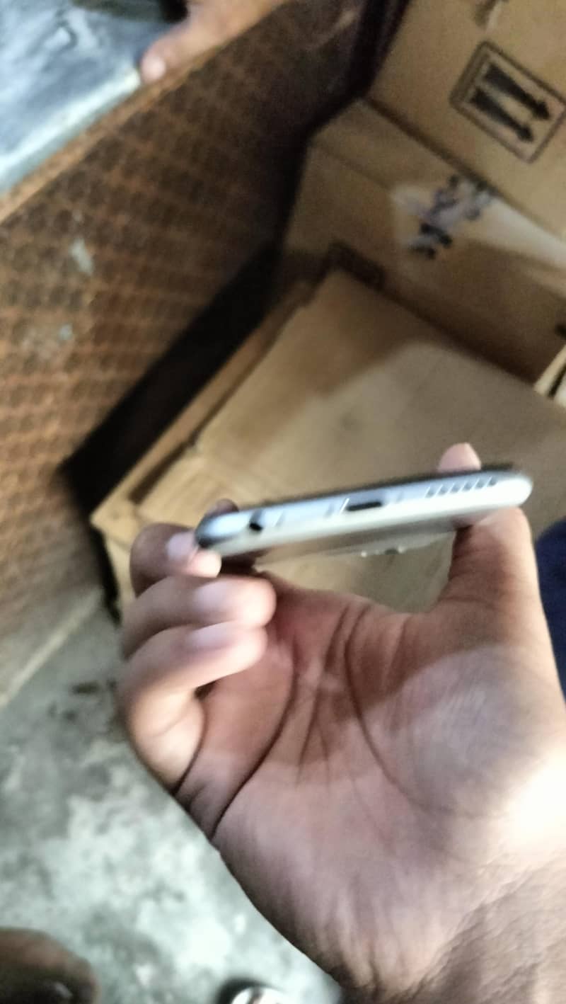 Apple iPhone 6 6