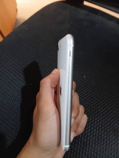 Apple iPhone SE