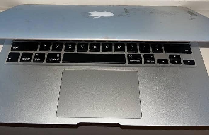 MAC BOOK PRO 1