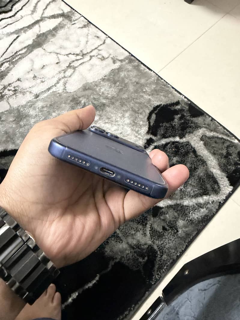 Apple iPhone 17 Pro Max 2