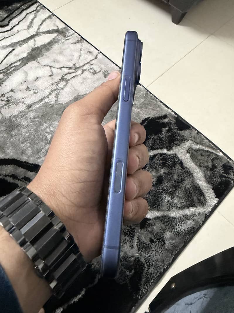 Apple iPhone 17 Pro Max 6