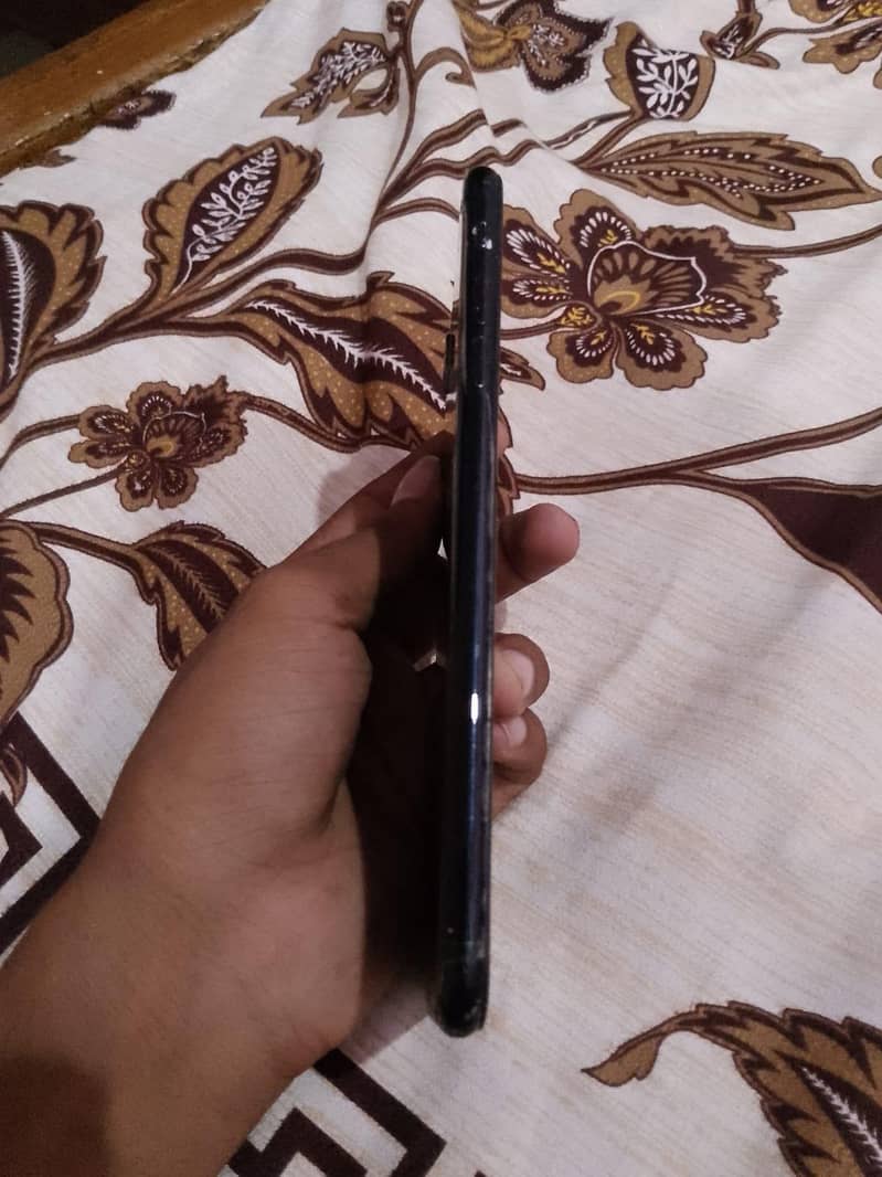 Apple iPhone 7 Plus 2