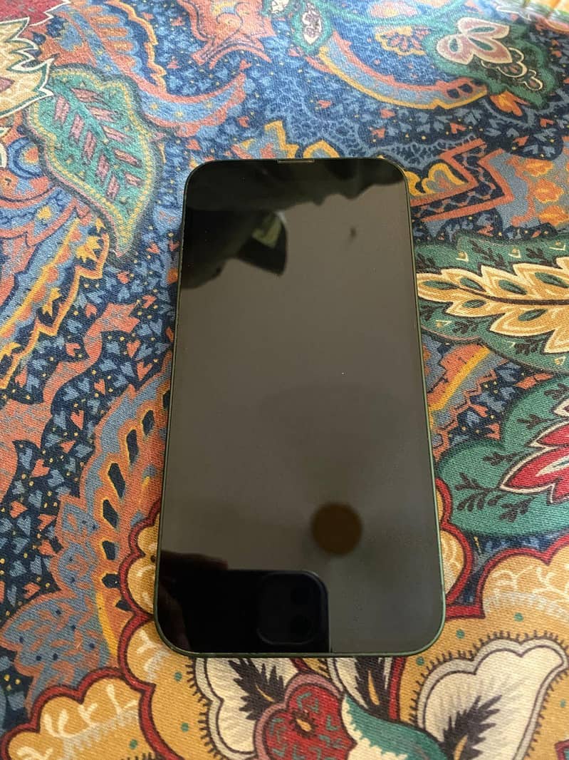 Apple iPhone 13 2