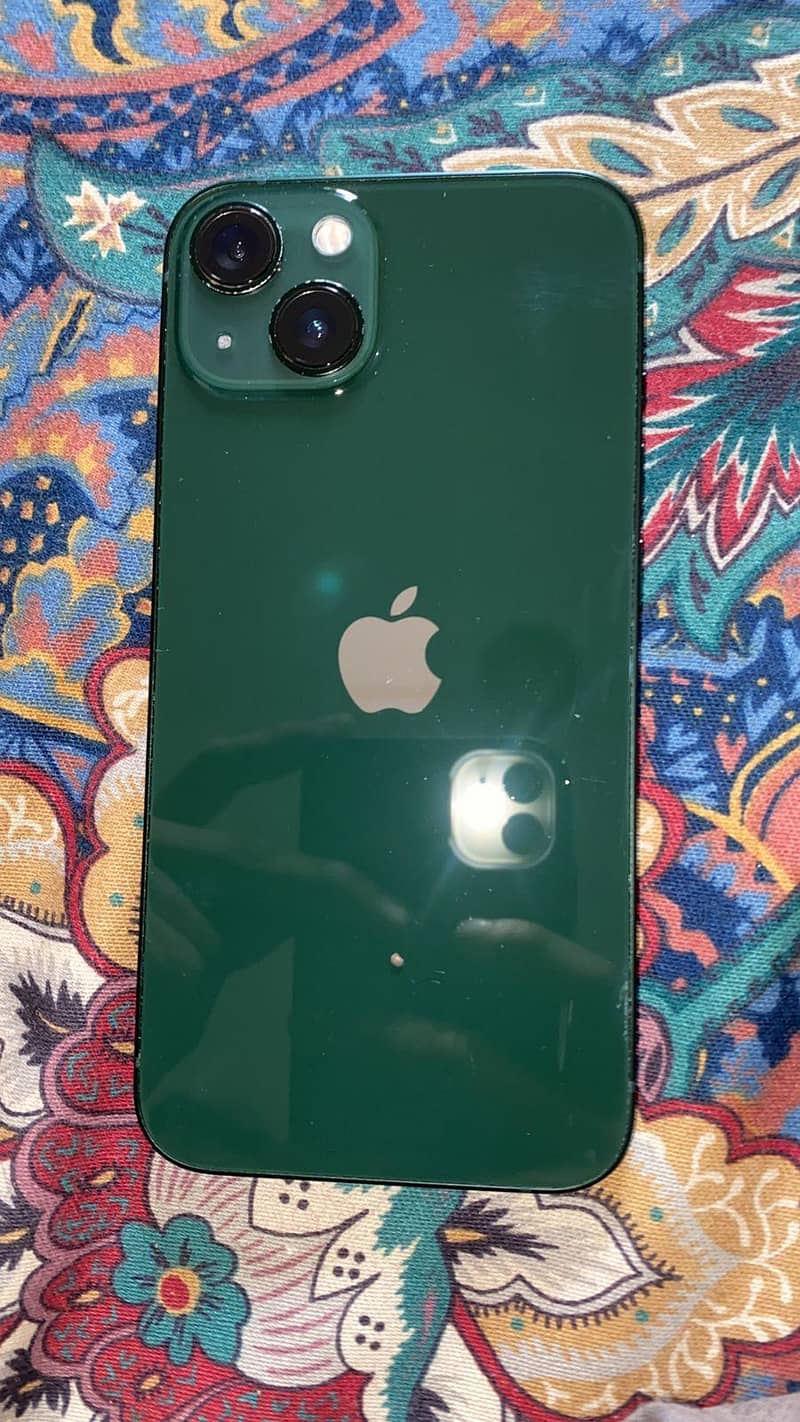 Apple iPhone 13 4