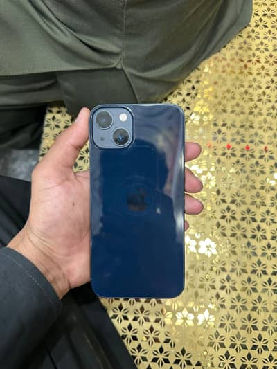 Apple iPhone 13