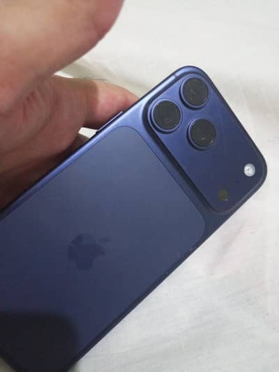 I phone 17 pro max