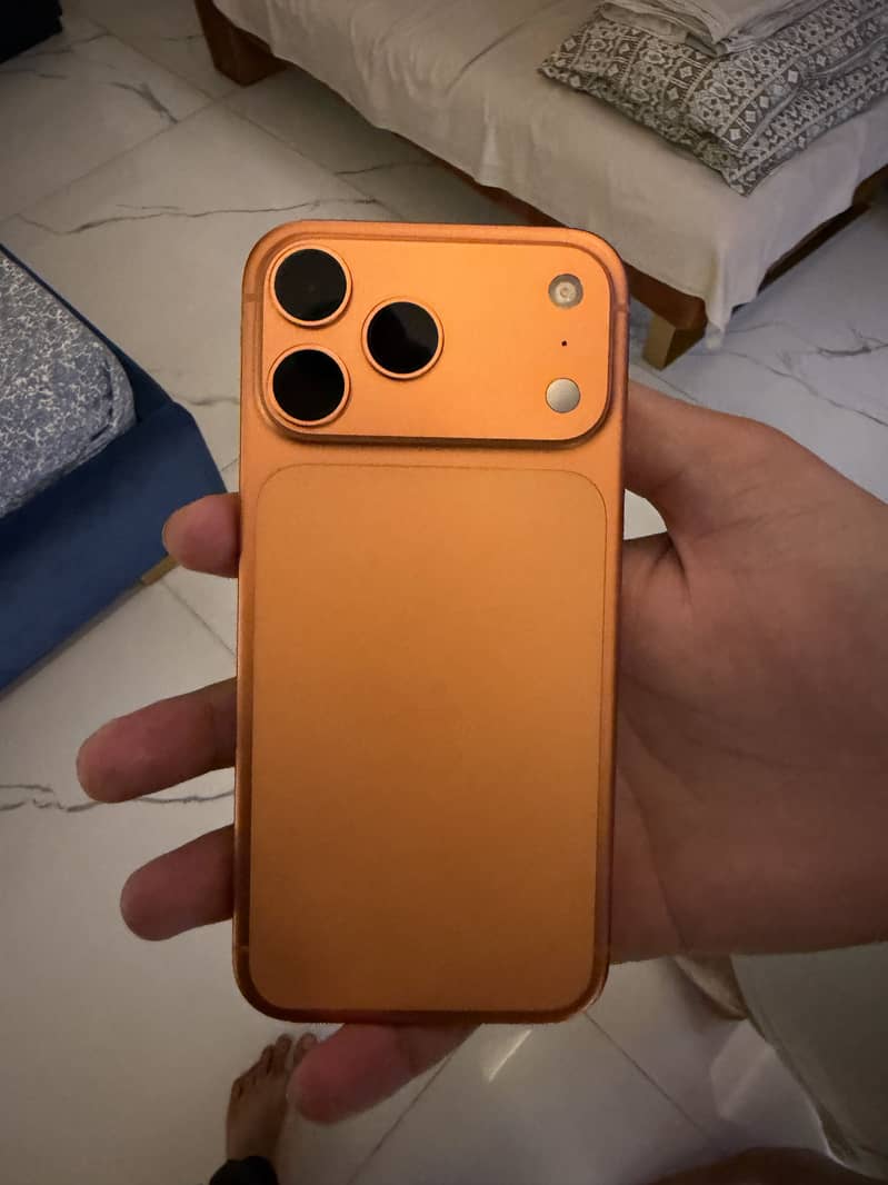 Apple iPhone 17 Pro Max 4