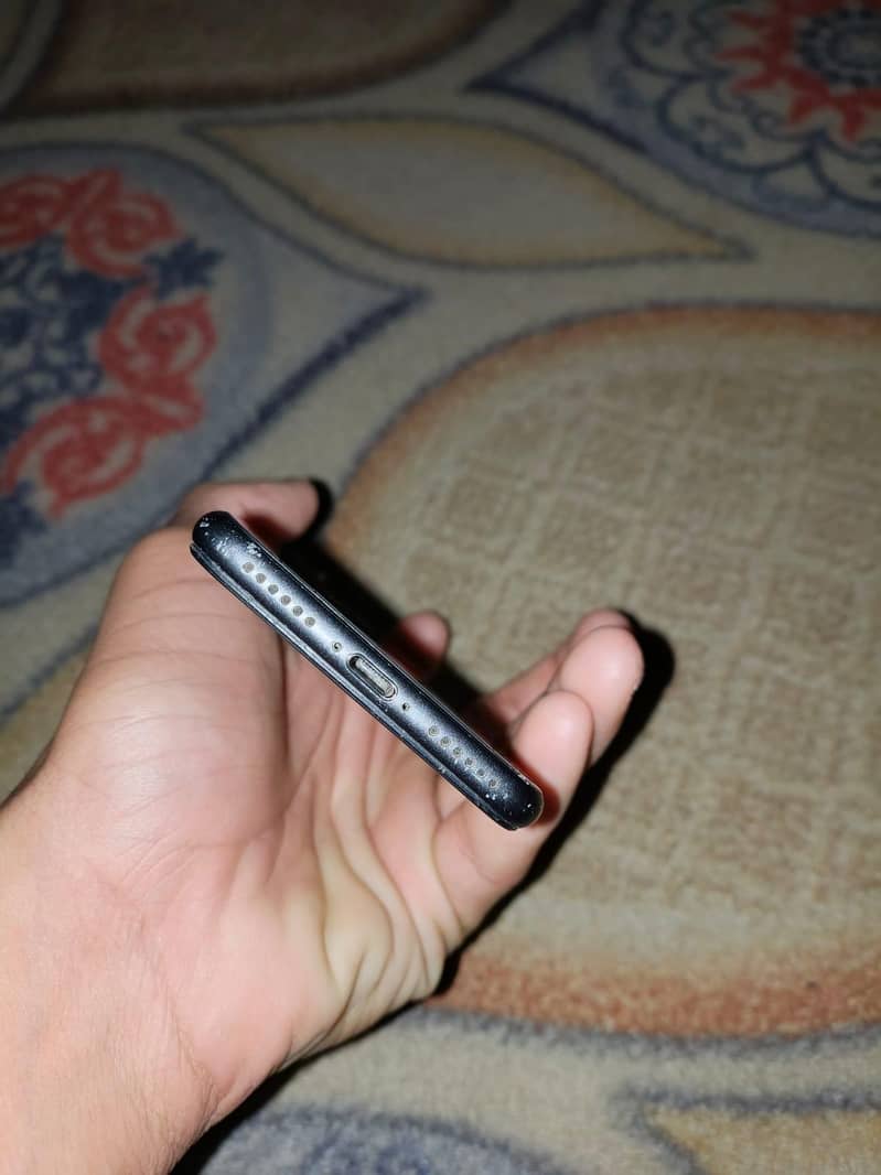 Apple iPhone 8 1