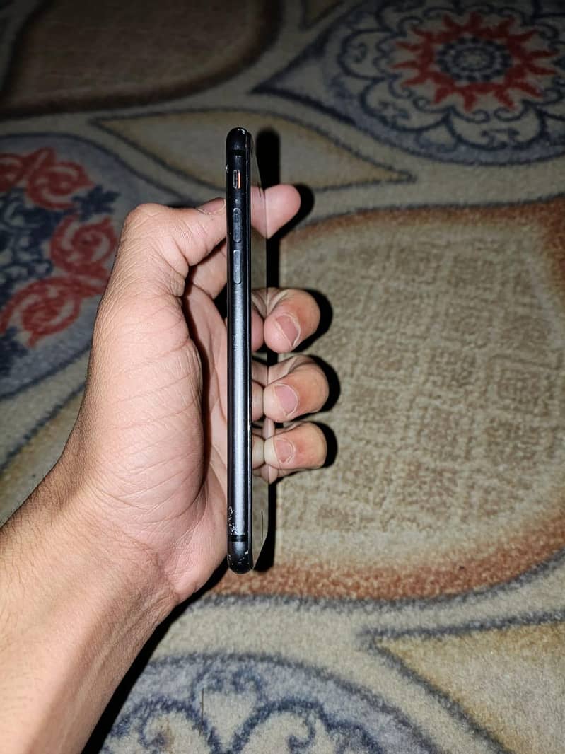 Apple iPhone 8 3
