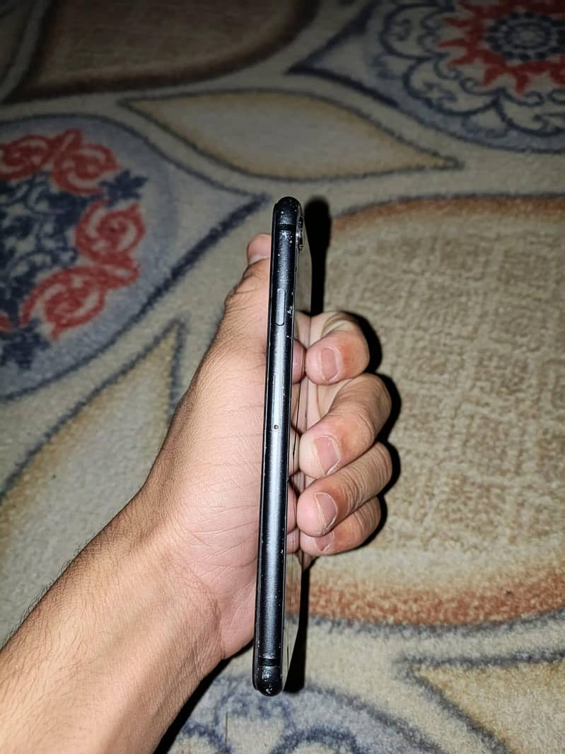 Apple iPhone 8 4